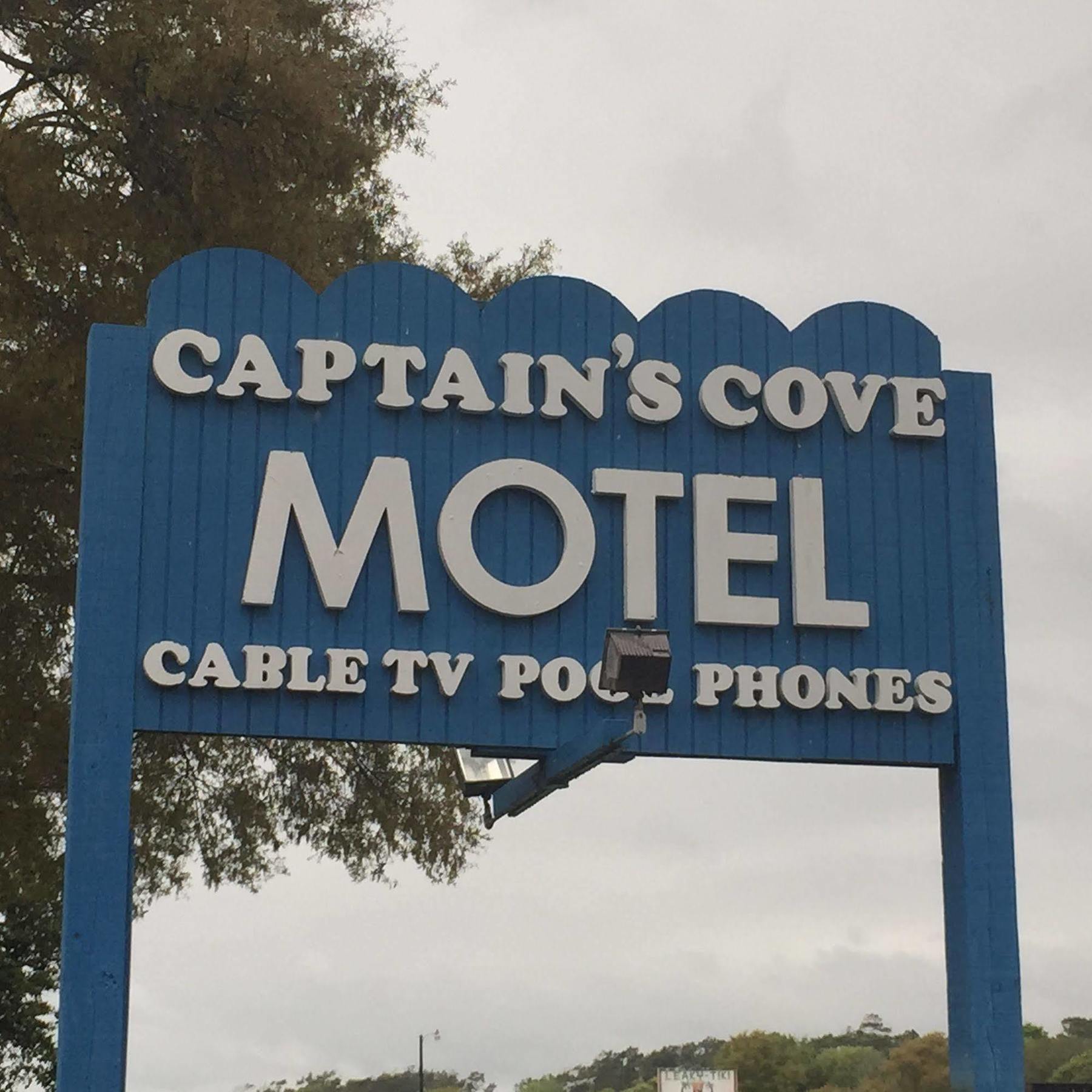 Captain'S Cove Motel Oak Island Exterior foto